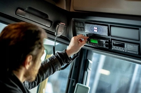 KOMPLETNY ZESTAW CB RADIO TEDDY II PÓŁKIESZEŃ ANTENA + UCHWYT TIR BUS - obrazek 16