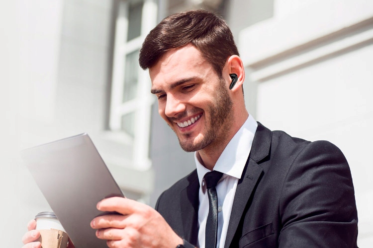 SŁUCHAWKI BEZPRZEWODOWE DOUSZNE Z POWER BANKIEM - obrazek 12