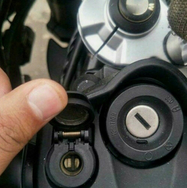 ŁADOWARKA MOTOCYKLOWA 30W QC3.0 USB typu C PD DIN BMW Ducati Triumph - obrazek 10